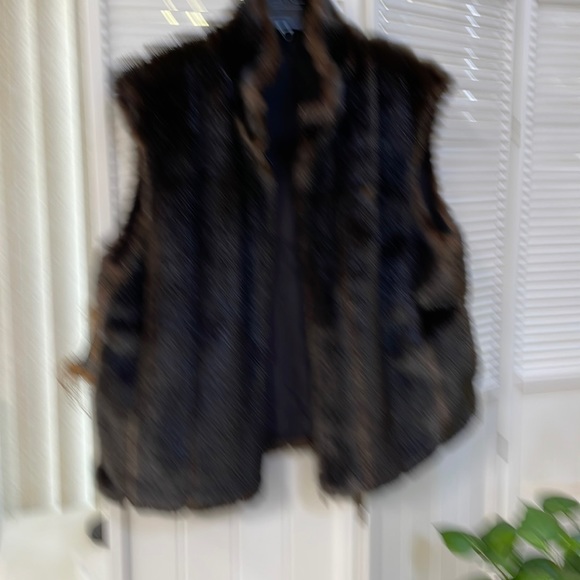 Faux Fur Vest - Picture 3 of 9